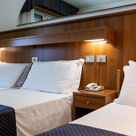 Hotel Vina De Mar Линьяно-Саббьядоро Экстерьер фото