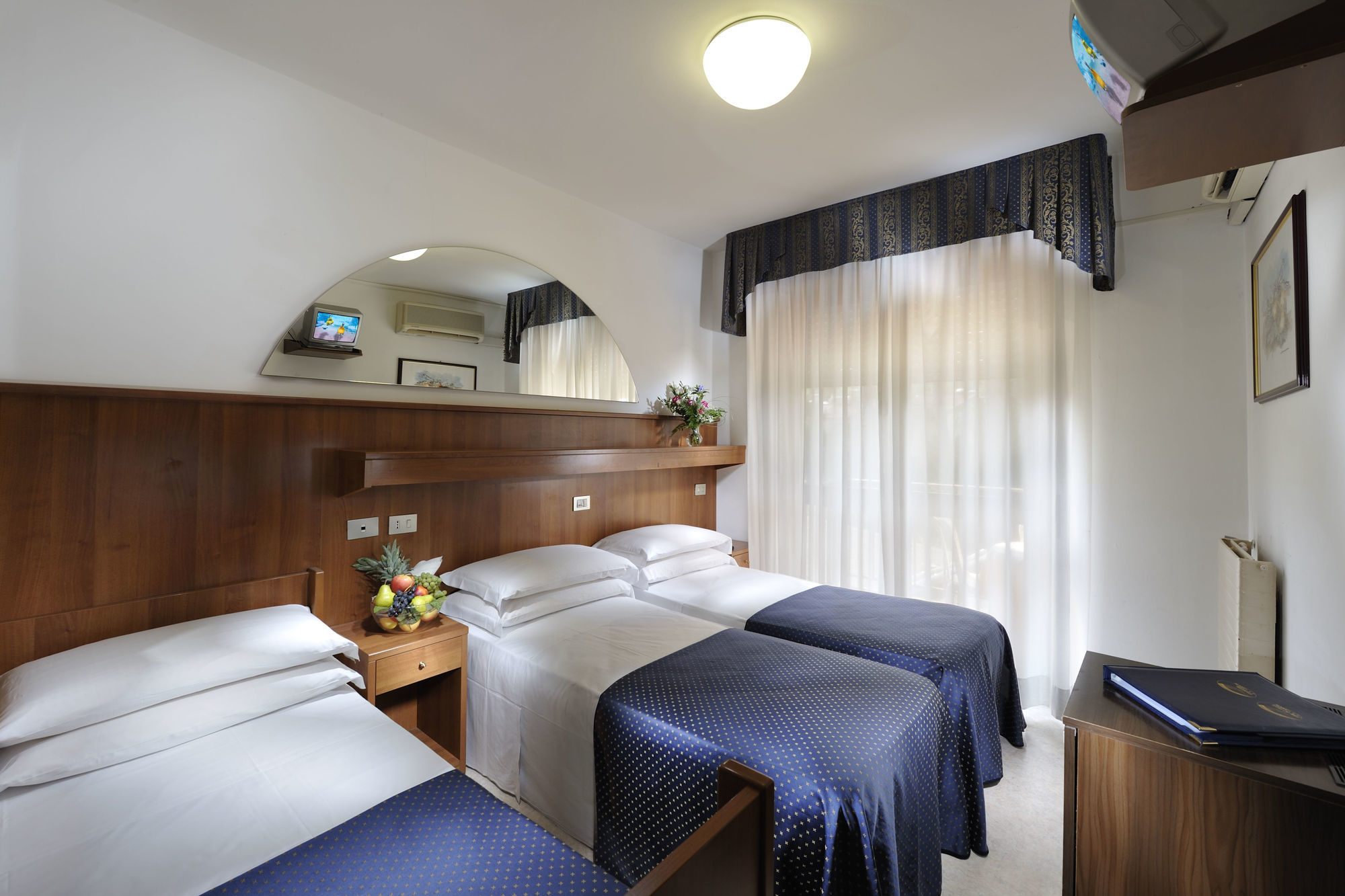 Hotel Vina De Mar Линьяно-Саббьядоро Экстерьер фото