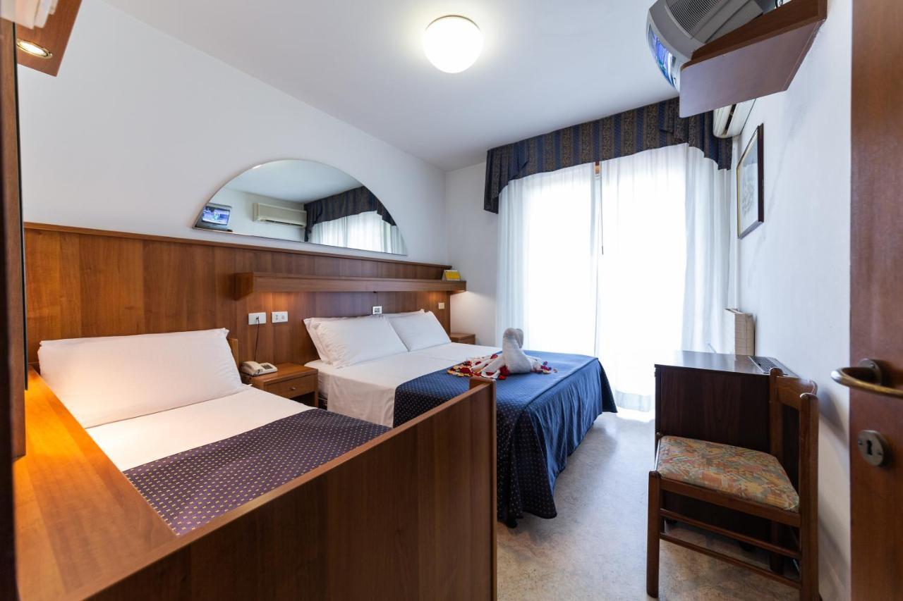 Hotel Vina De Mar Линьяно-Саббьядоро Экстерьер фото