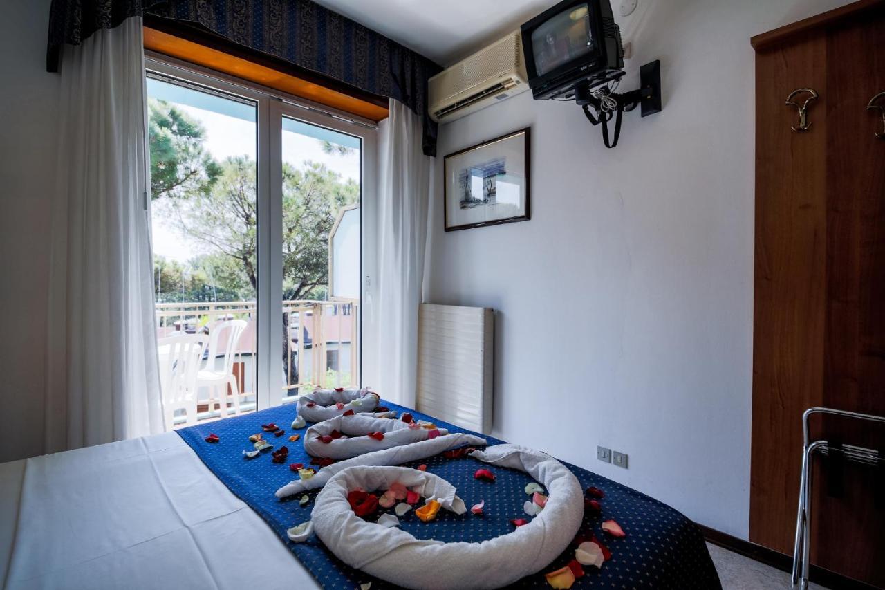Hotel Vina De Mar Линьяно-Саббьядоро Экстерьер фото